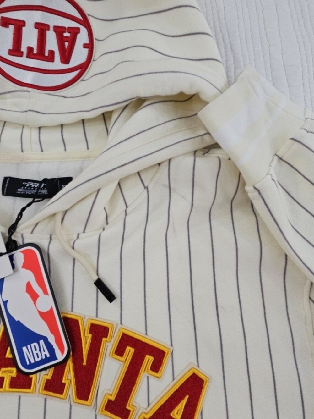 Pro Standard Atlanta Hawks Men's Hoodie 3XL White Gray Pinstripe NWT NBA NEW - Picture 15 of 16